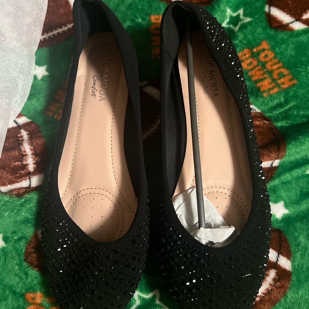 TOP Moda Black Studded Flats